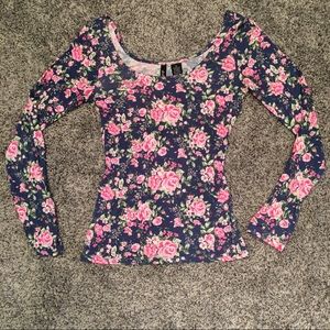 FLORAL LONG SLEEVE SCOOP NECK